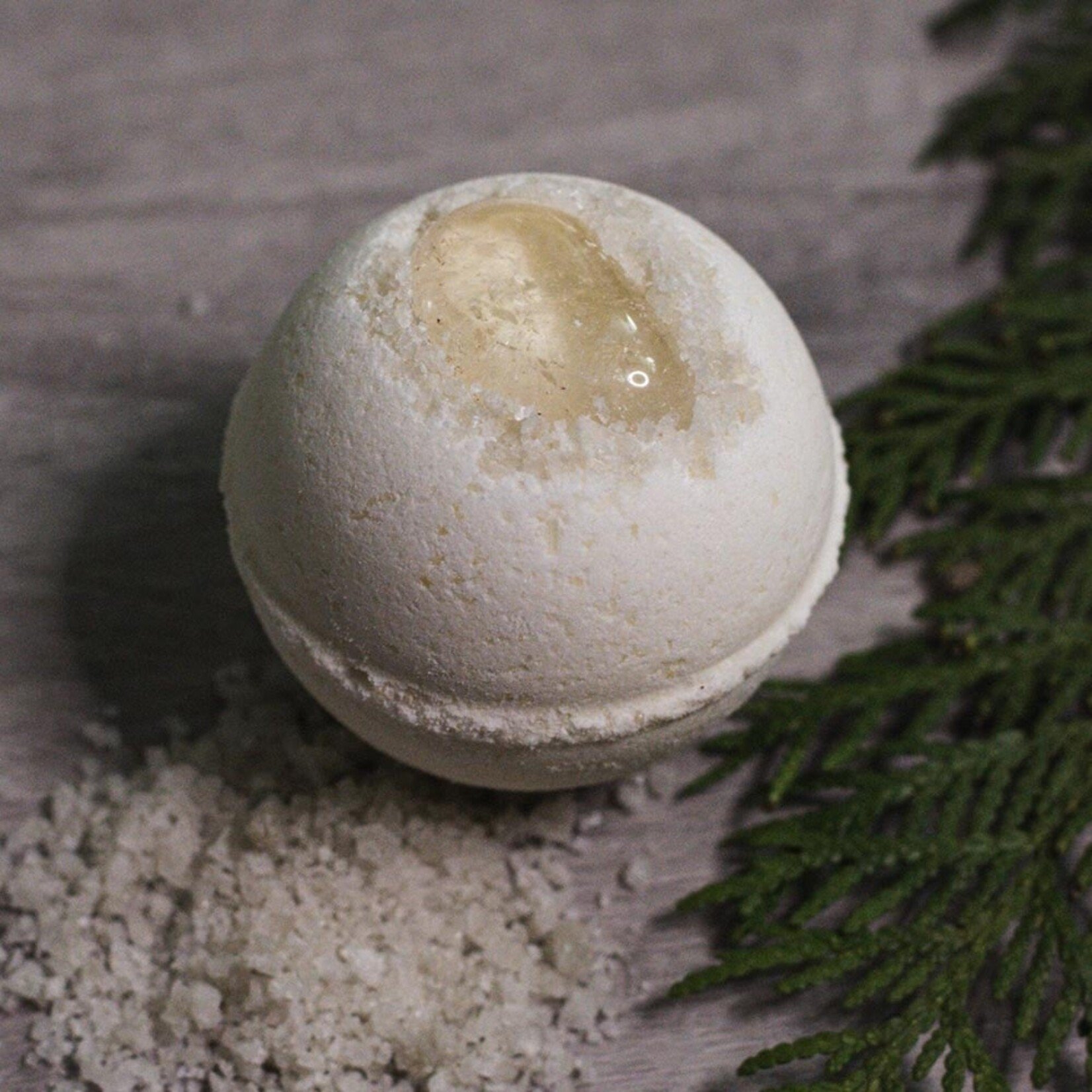 Ylang Clarity Bath Bomb w Clear Quartz