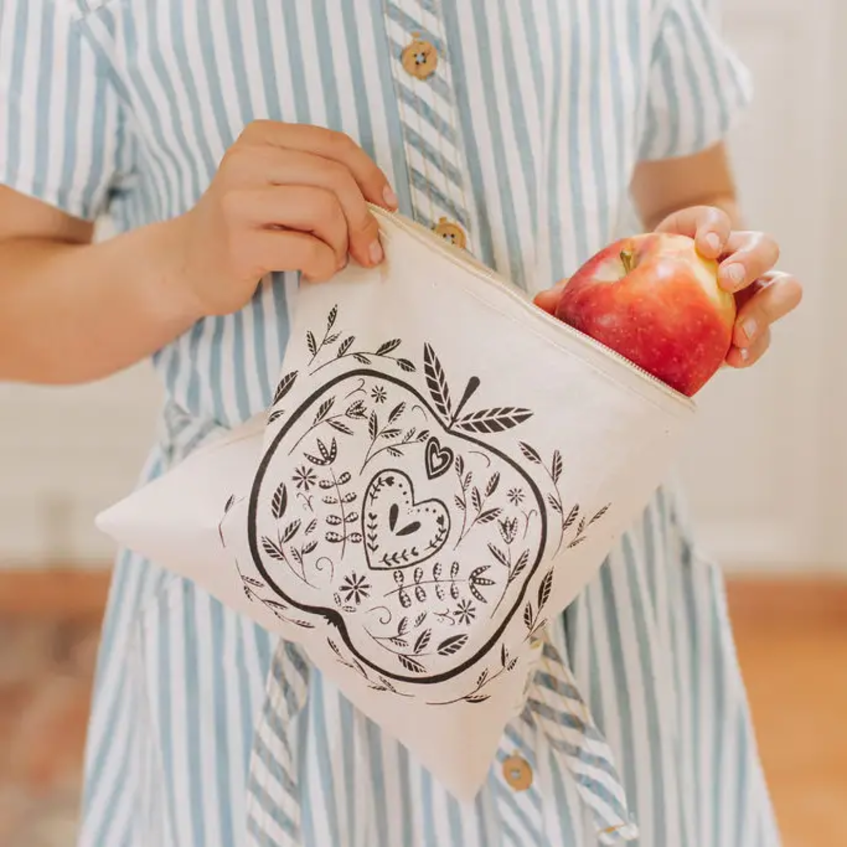 Apple Reusable Snack Bag