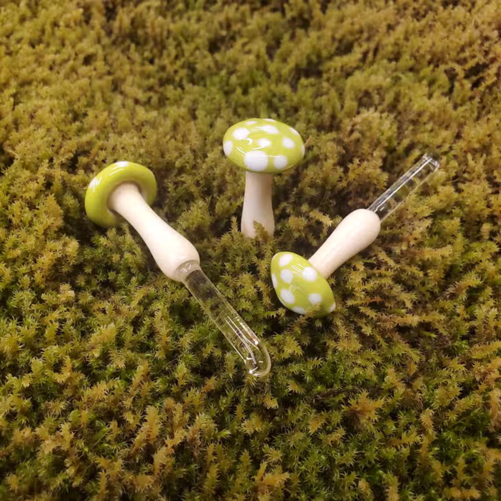 Mushroom Glass Plant Spike - Green
