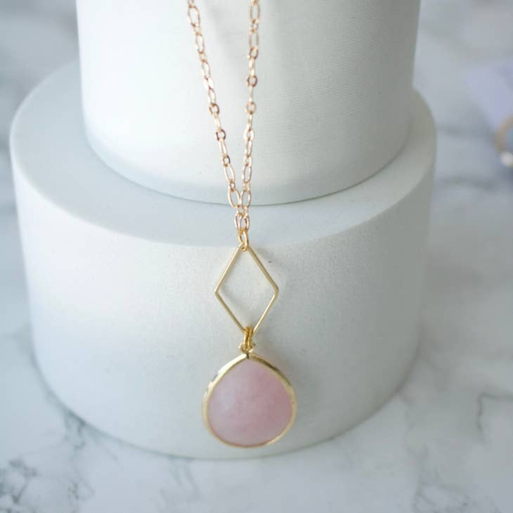 Necklace Gold Diamond w Rose Quartz Teardrop