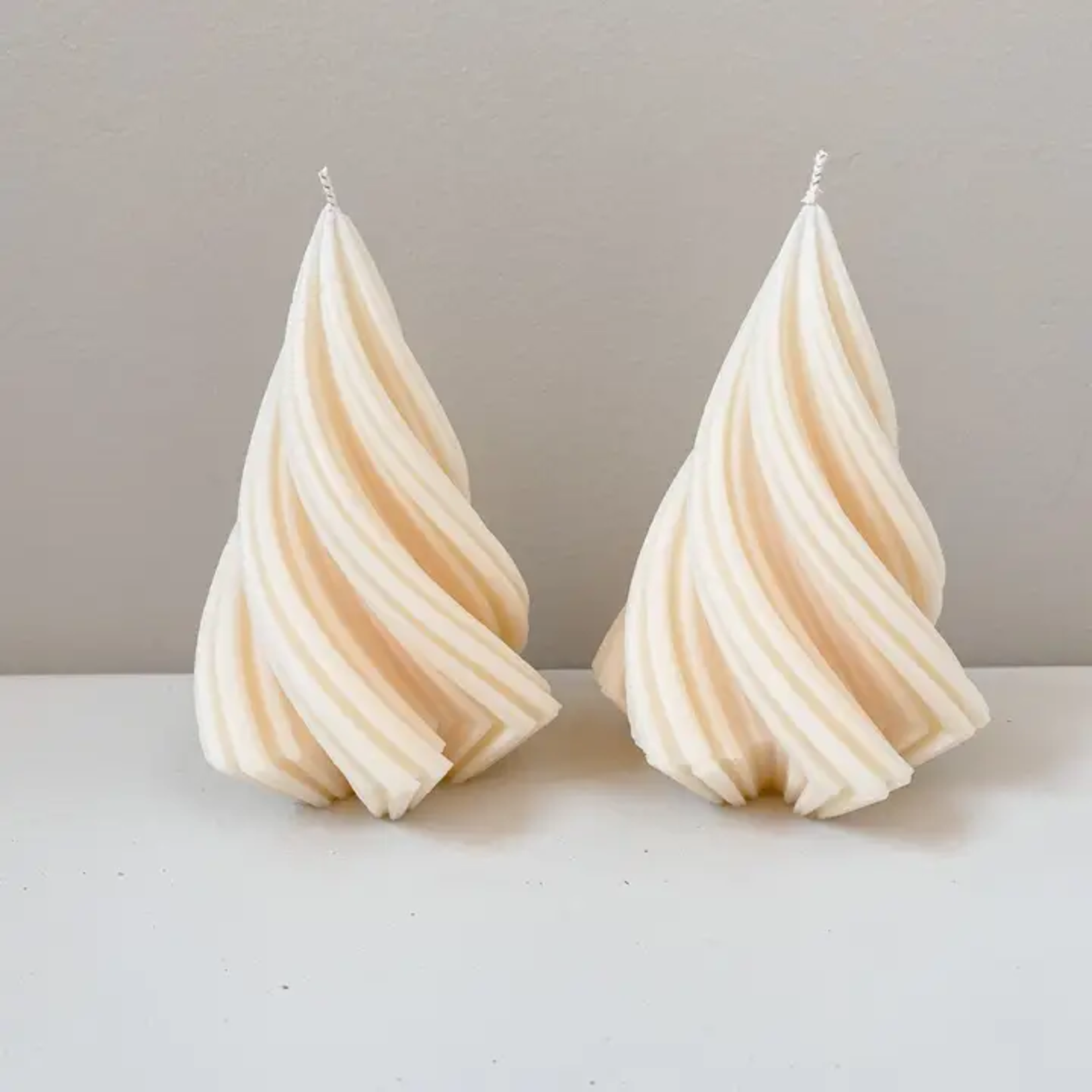 Christmas Tree Pillar Candle - Warm Vanilla Sugar