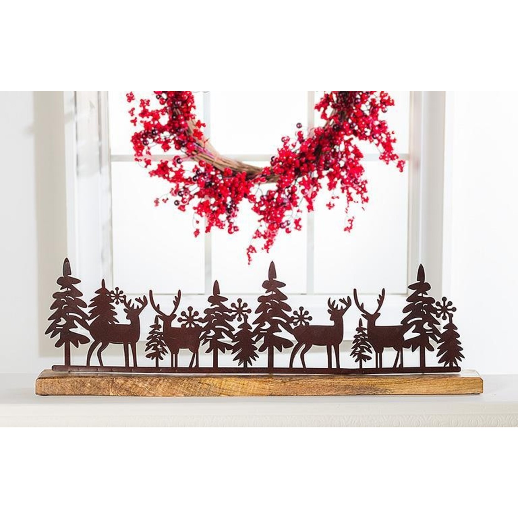 Deer & Tree Holiday Decor