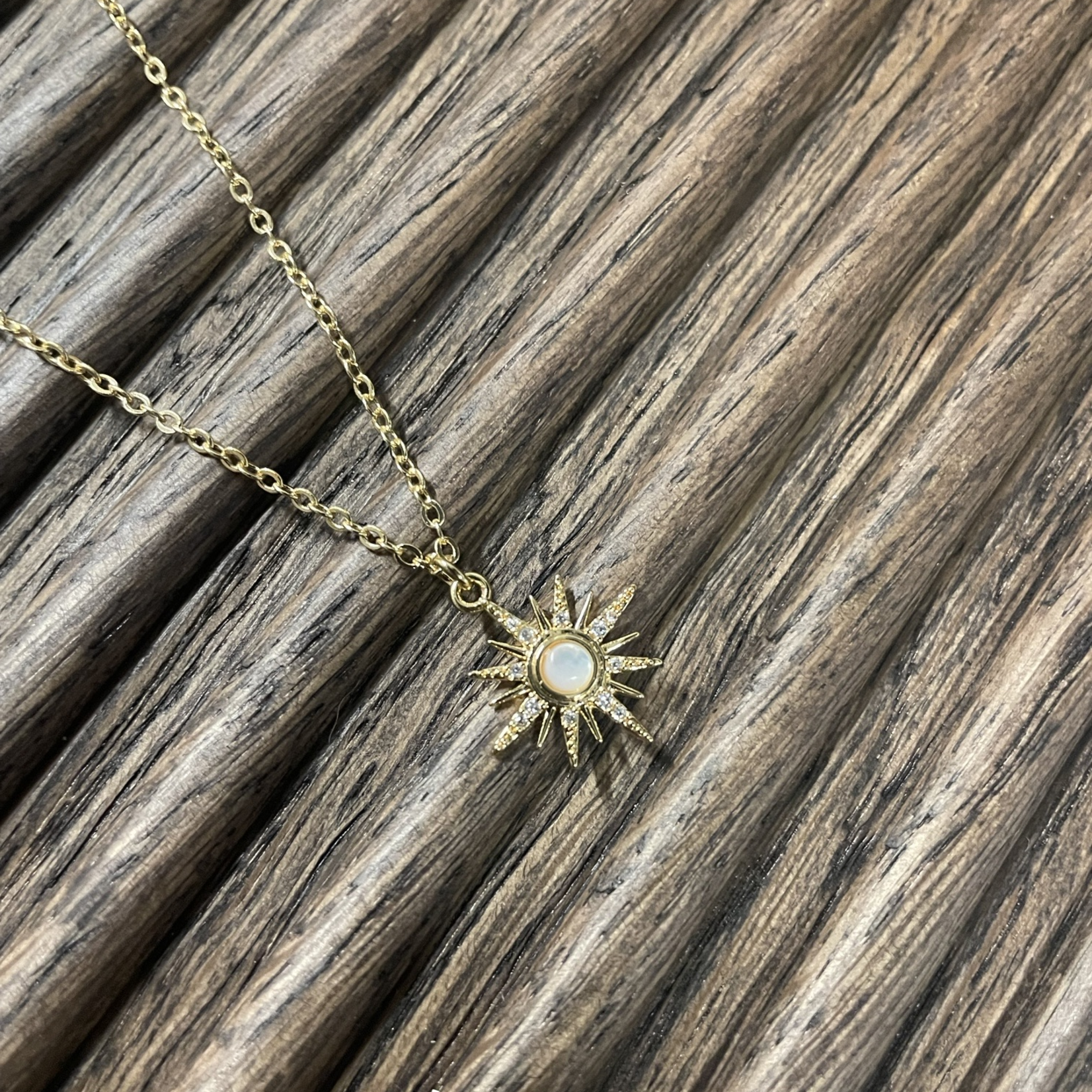 Gold Necklace w Sun & Shell Pendant