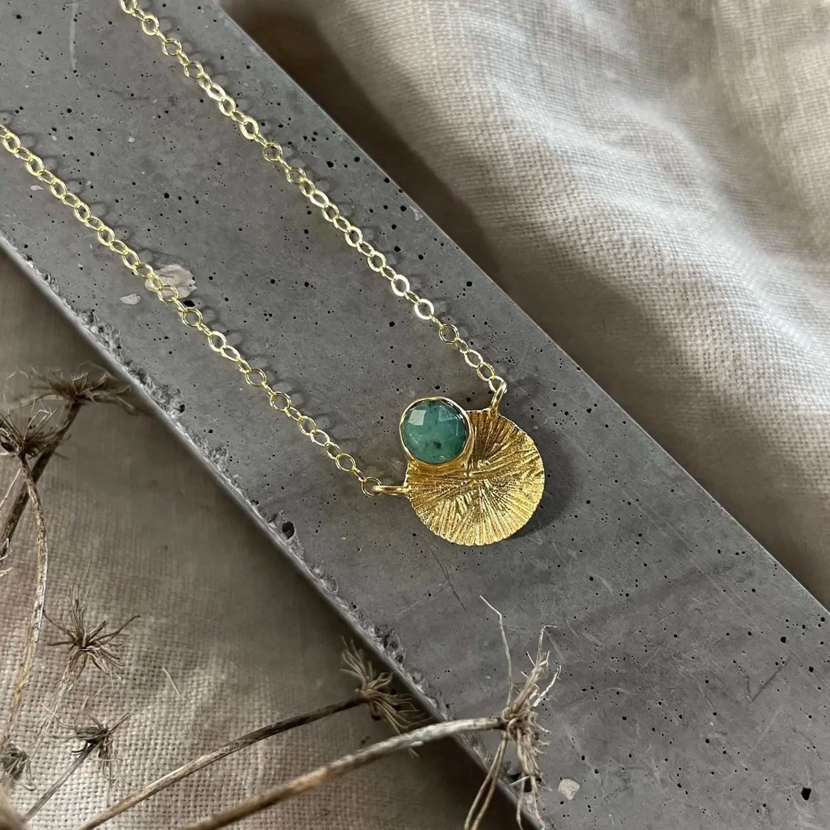 Gold Dion Necklace w Emerald