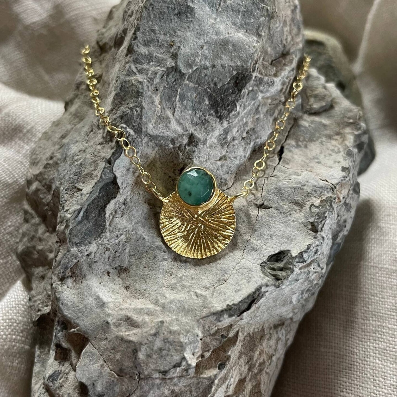 Gold Dion Necklace w Emerald