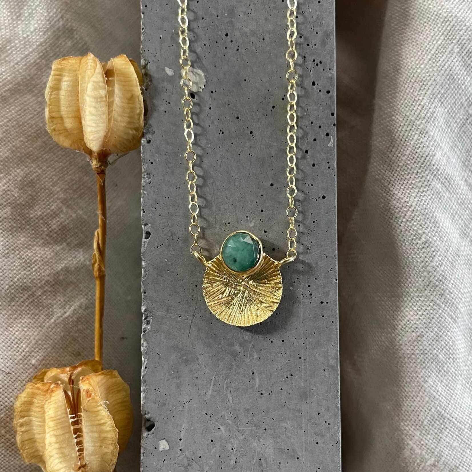 Gold Dion Necklace w Emerald