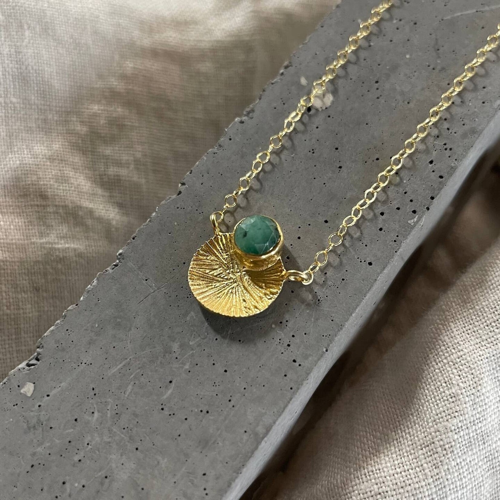Gold Dion Necklace w Emerald