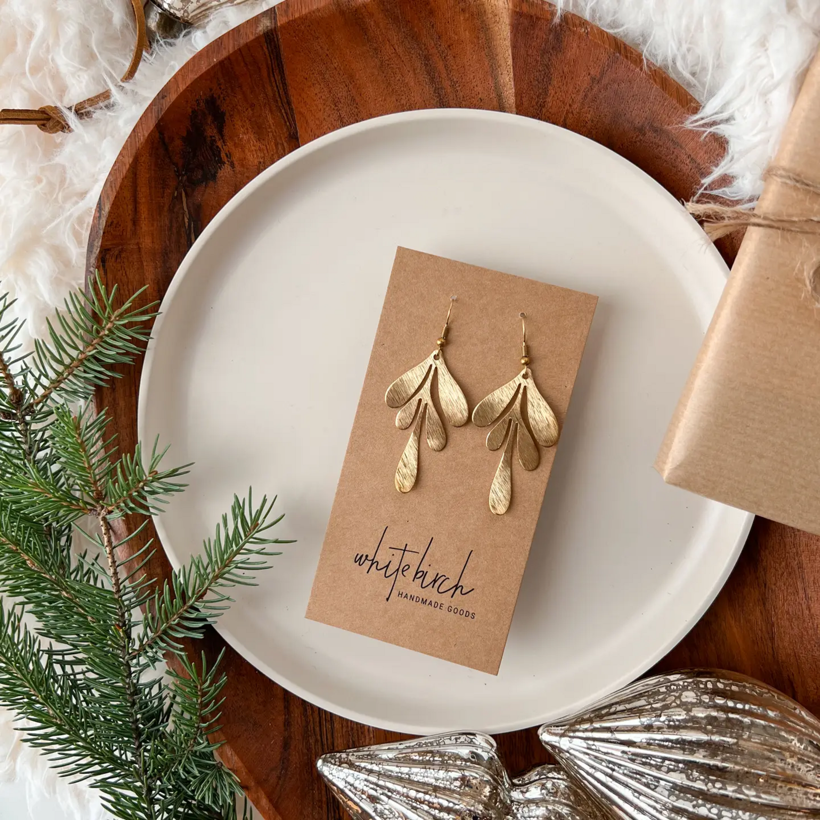 Gold Earrings w Brushed Leaf