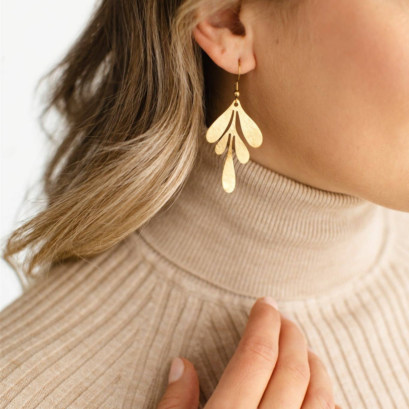 Gold Earrings w Brushed Leaf