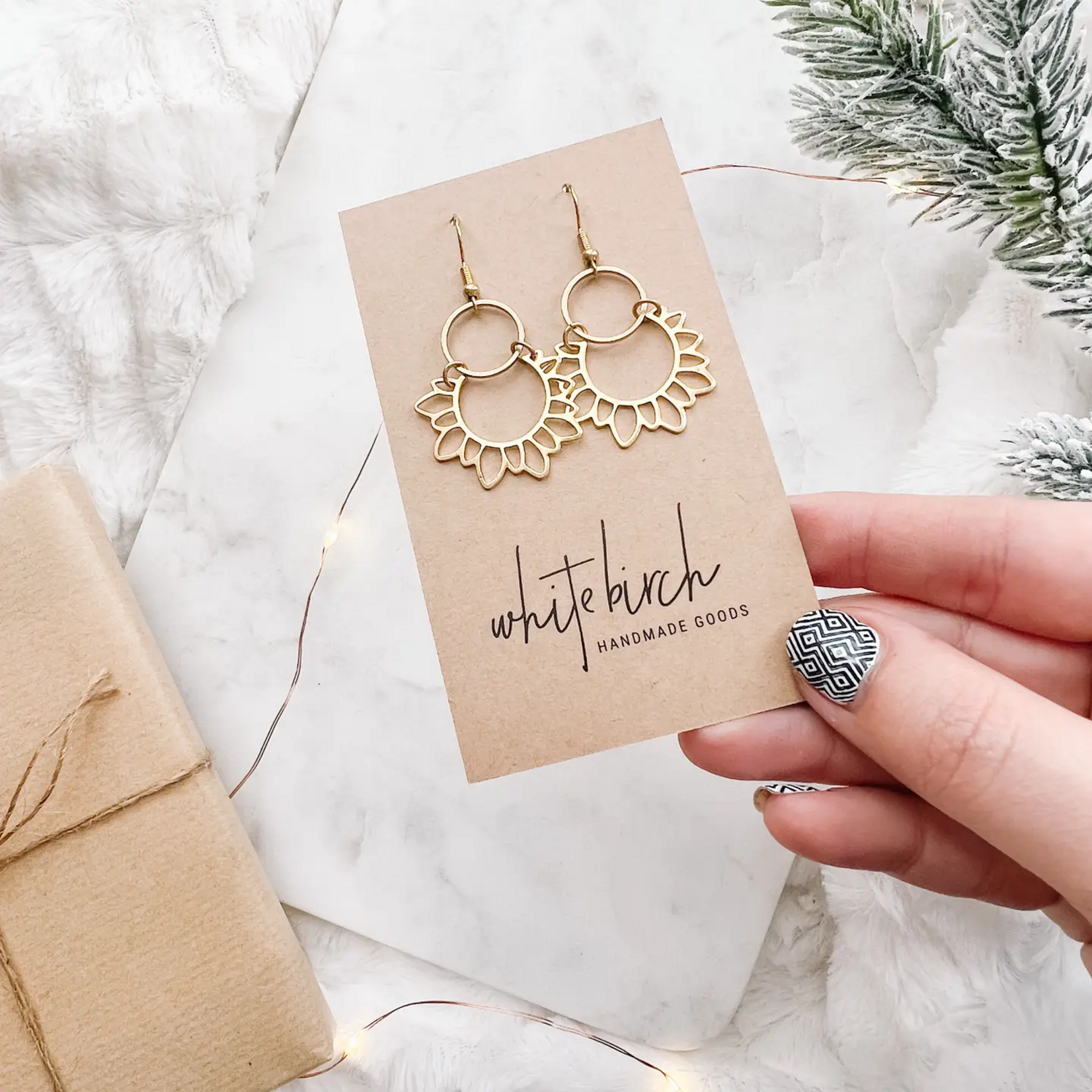 Gold Earrings w Sunflower