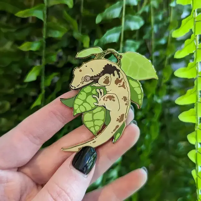 Crested Gecko Pin, 2.5" Herpetoflora ii Frog Tree Games