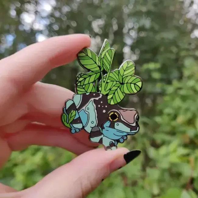 Frog Tree Games Amazon Milk Frog Pin 2"