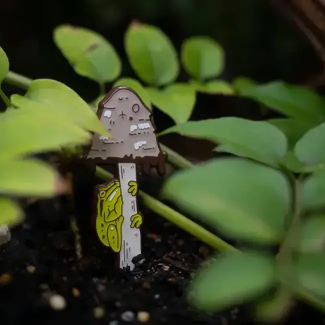 Green Frog : Fungi Buddies Enamel Pin Frog Tree Games