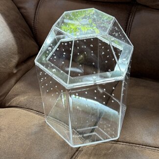 Hexagon 7" Acrylic with Dome Magnetic Top