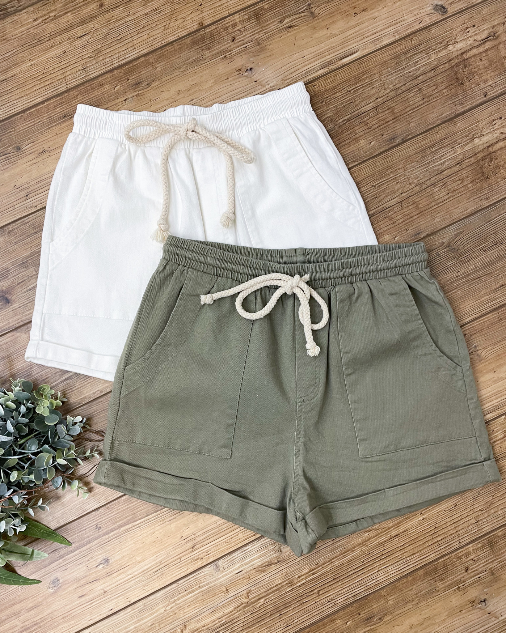 Heather Twill Cuffed Shorts - Cedar 