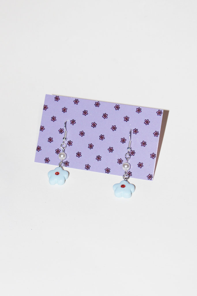 Mzayyanin Mzayyanin Earrings — Dangling Daisies with Pearls