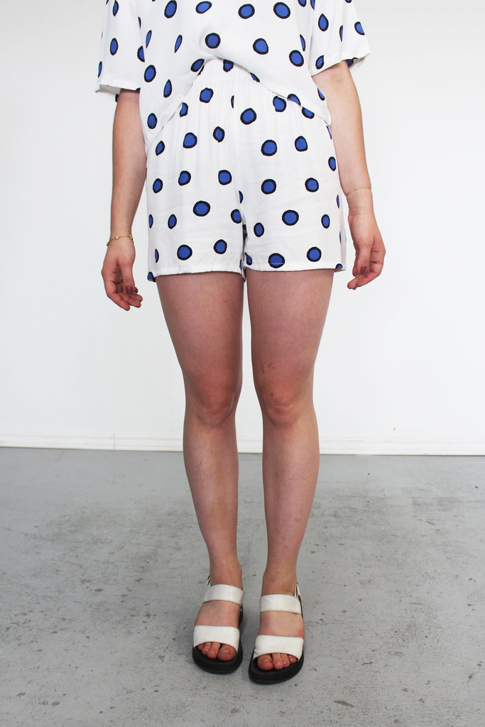 Studio Citizen Studio Citizen Boxer Shorts in White and Blue Polka Dot Print