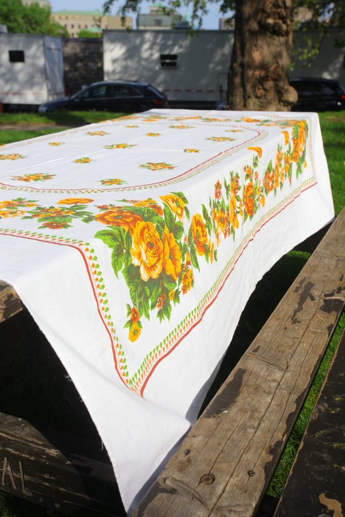 Vintage Vintage White and Yellow Flowers Tablecloth