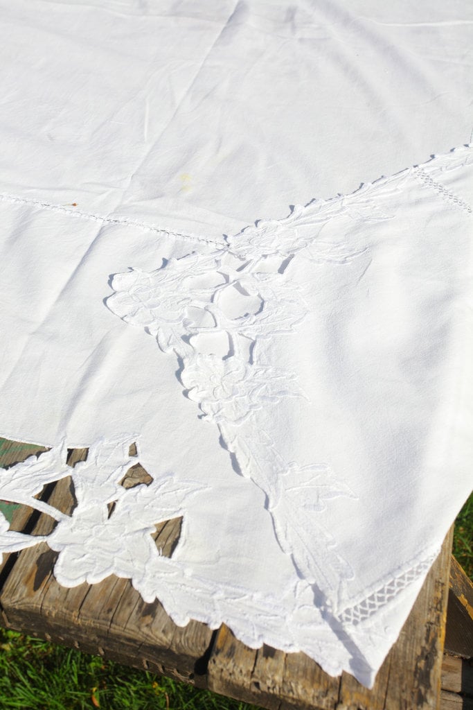 Vintage Vintage White Lace Tablecloth
