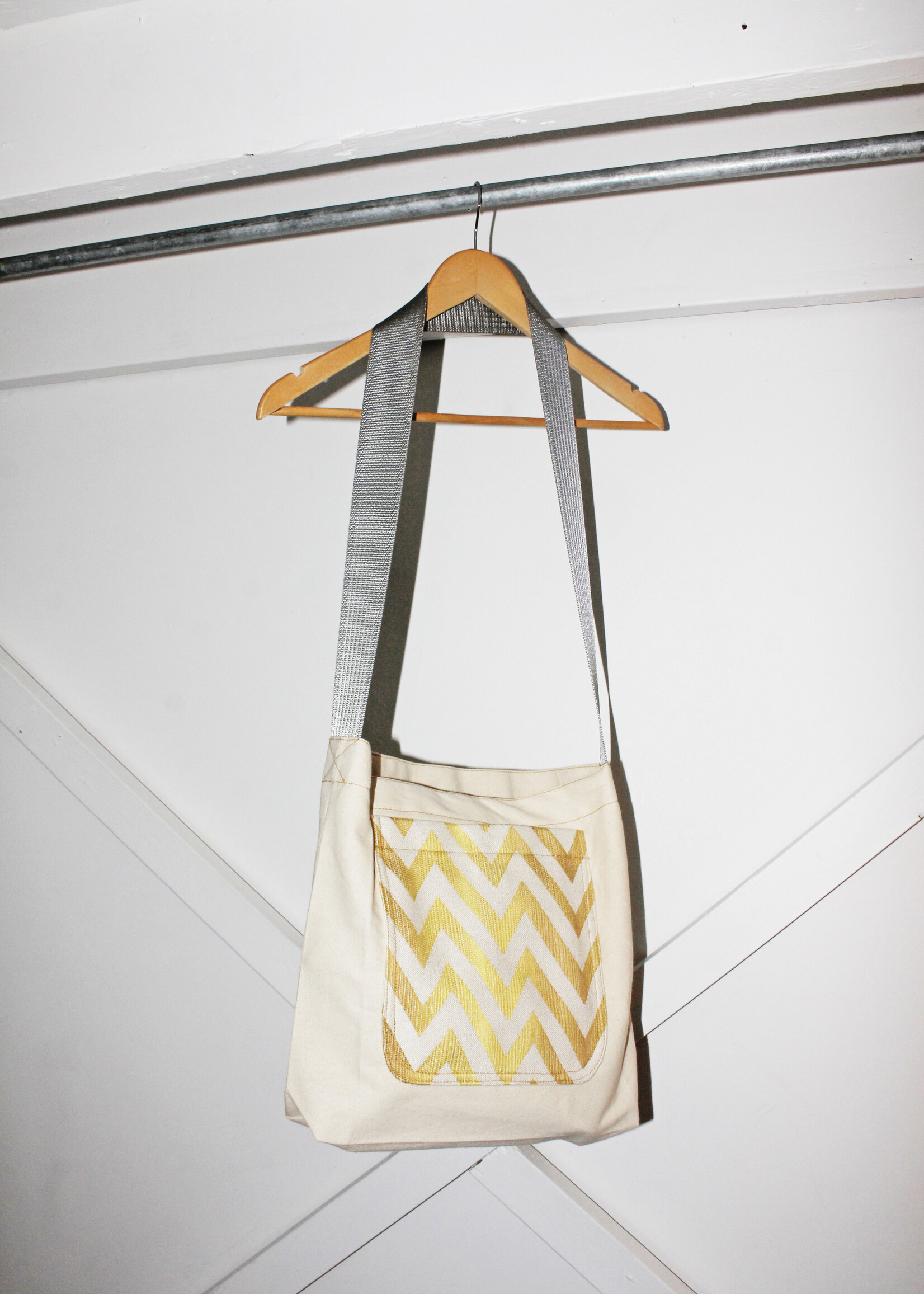 Studio Citizen Studio Citizen Pocket Tote in Ombre Zig Zag Print