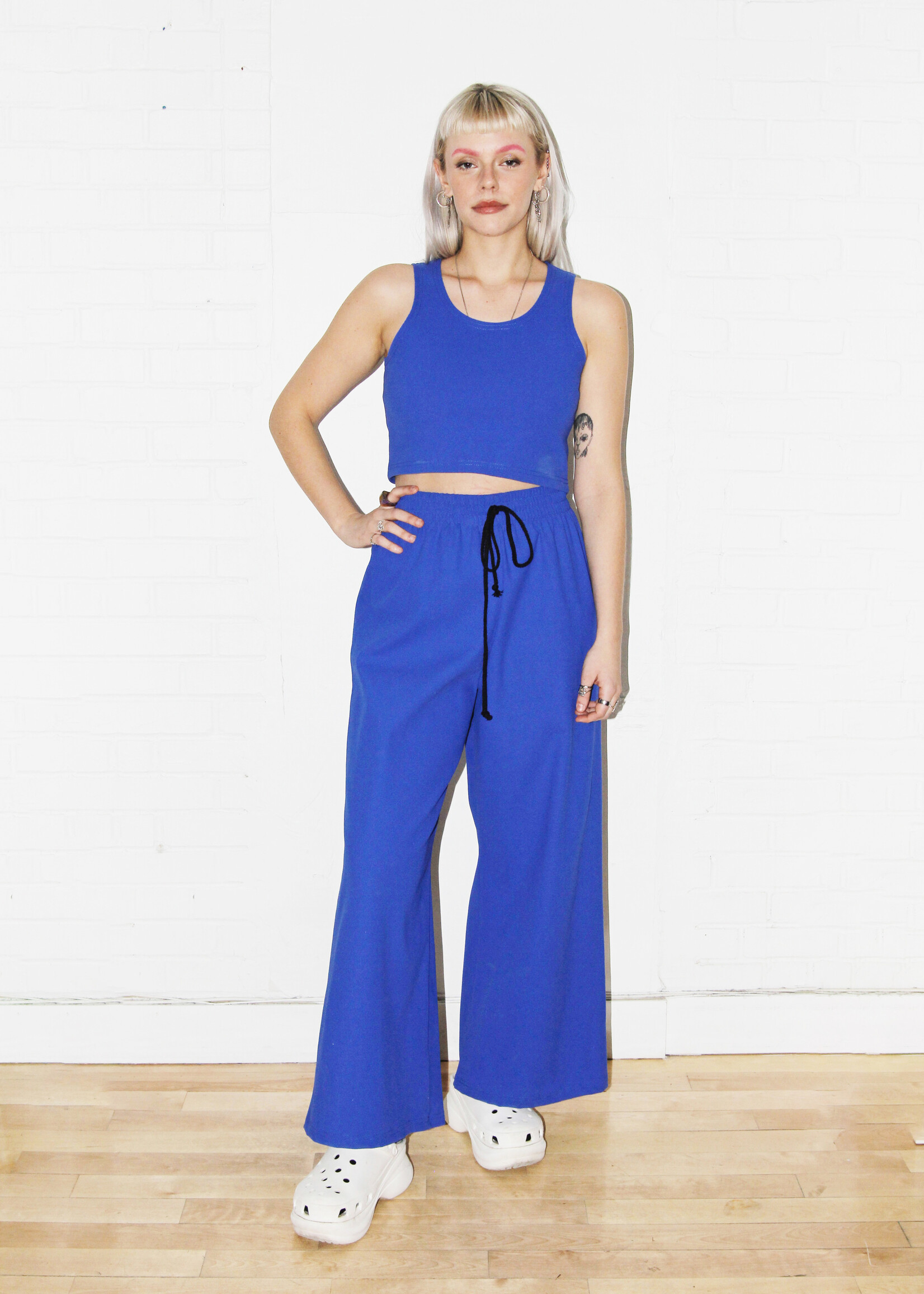 Studio Citizen Studio Citizen Relaxed Fit Drawstring Pants in Ribbed Royal Blue