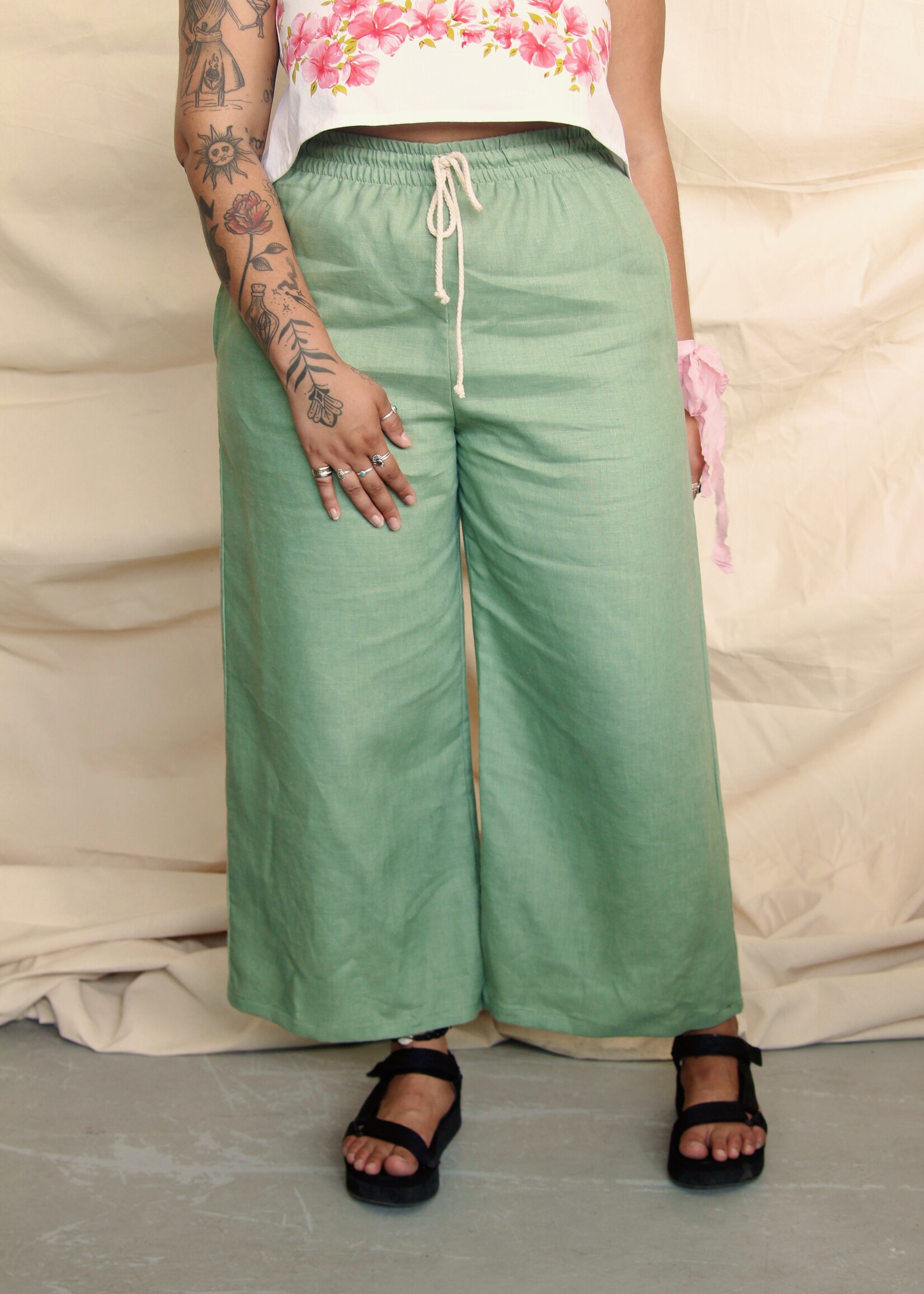 Studio Citizen Studio Citizen Relaxed Pants in Sage Green Linen