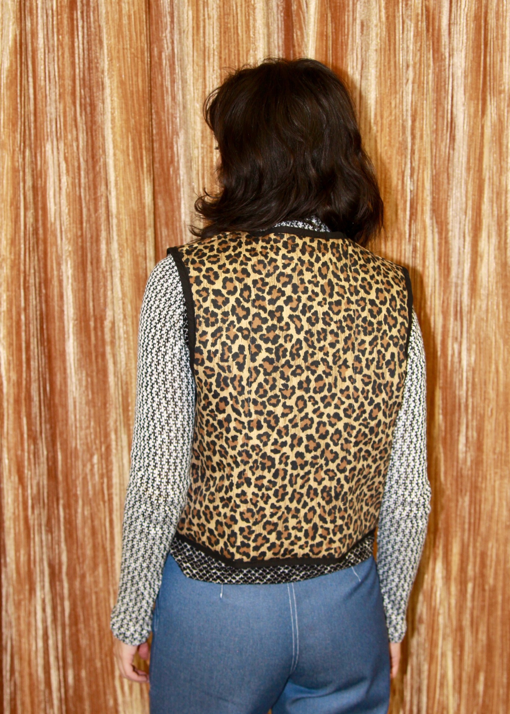Studio Citizen Studio Citizen Tie Vest in Leopard Print