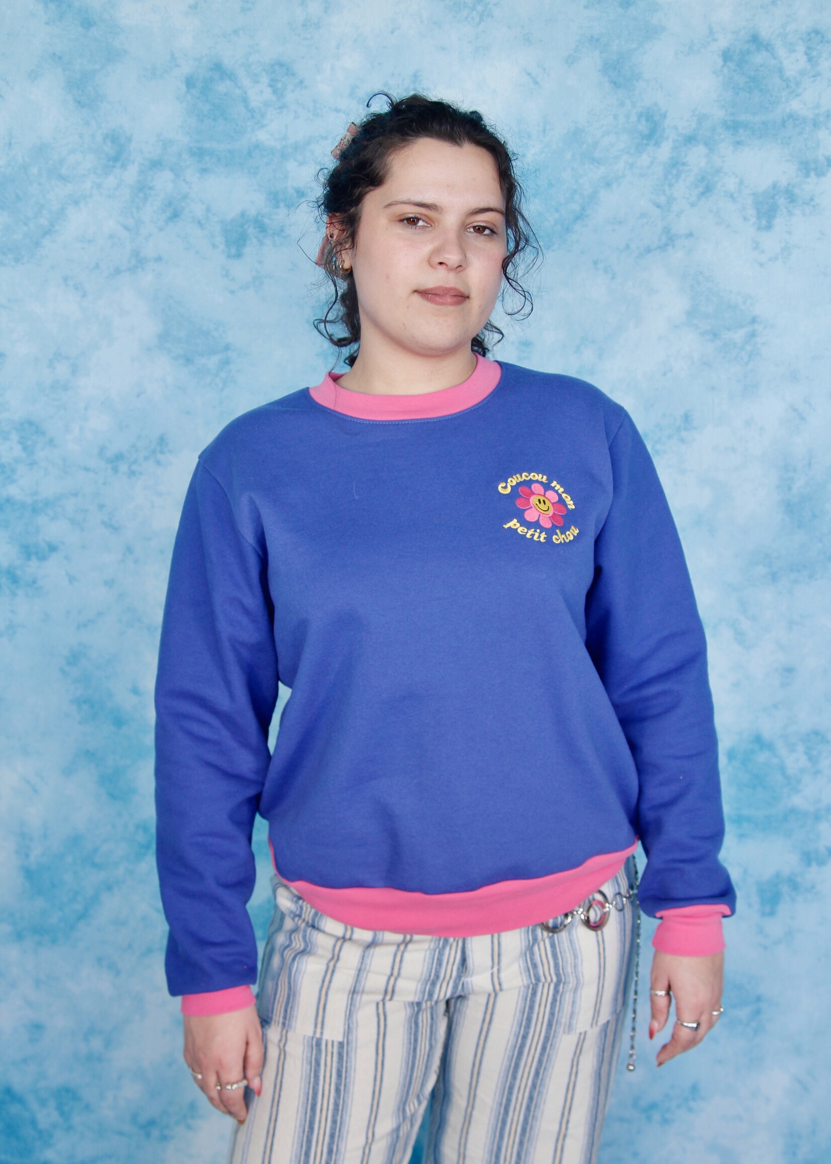 Studio Citizen Studio Citizen "Coucou Mon Petit Chou" Sweater in Blue and Pink