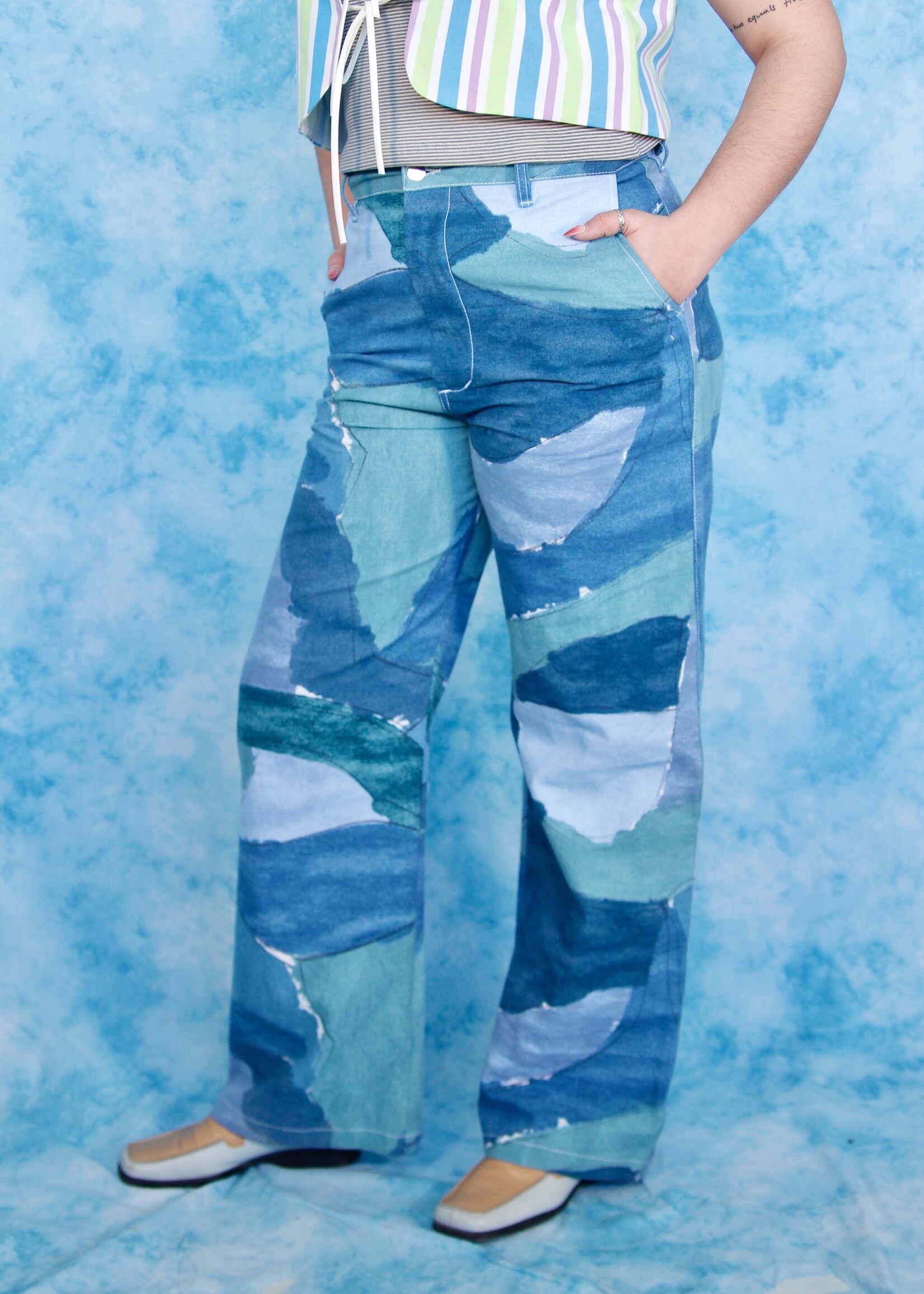 Studio Citizen Studio Citizen Straight Cut Pants in Blue Watercolour