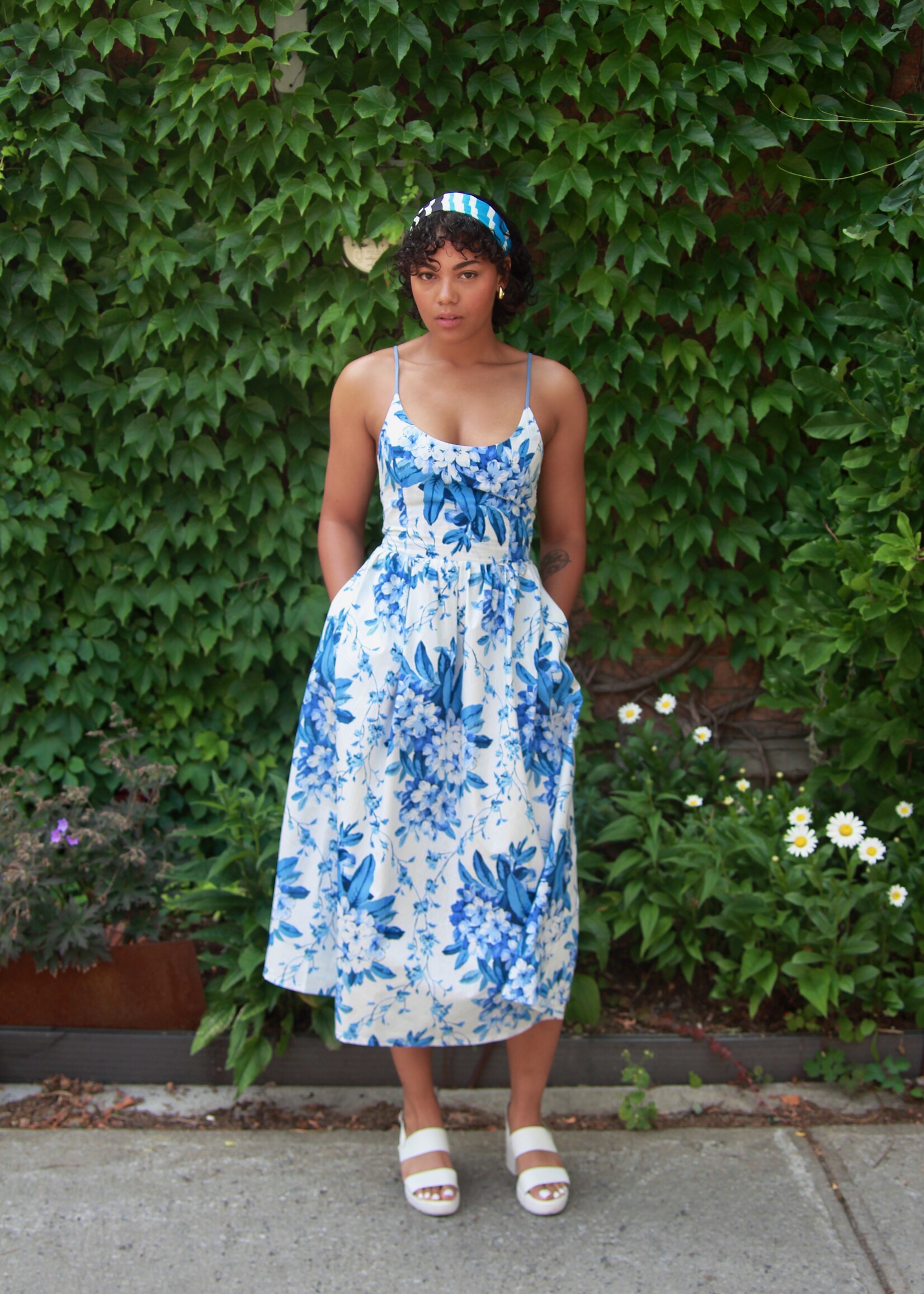 Studio Citizen Studio Citizen Maiden Dress in Blue Floral Cotton