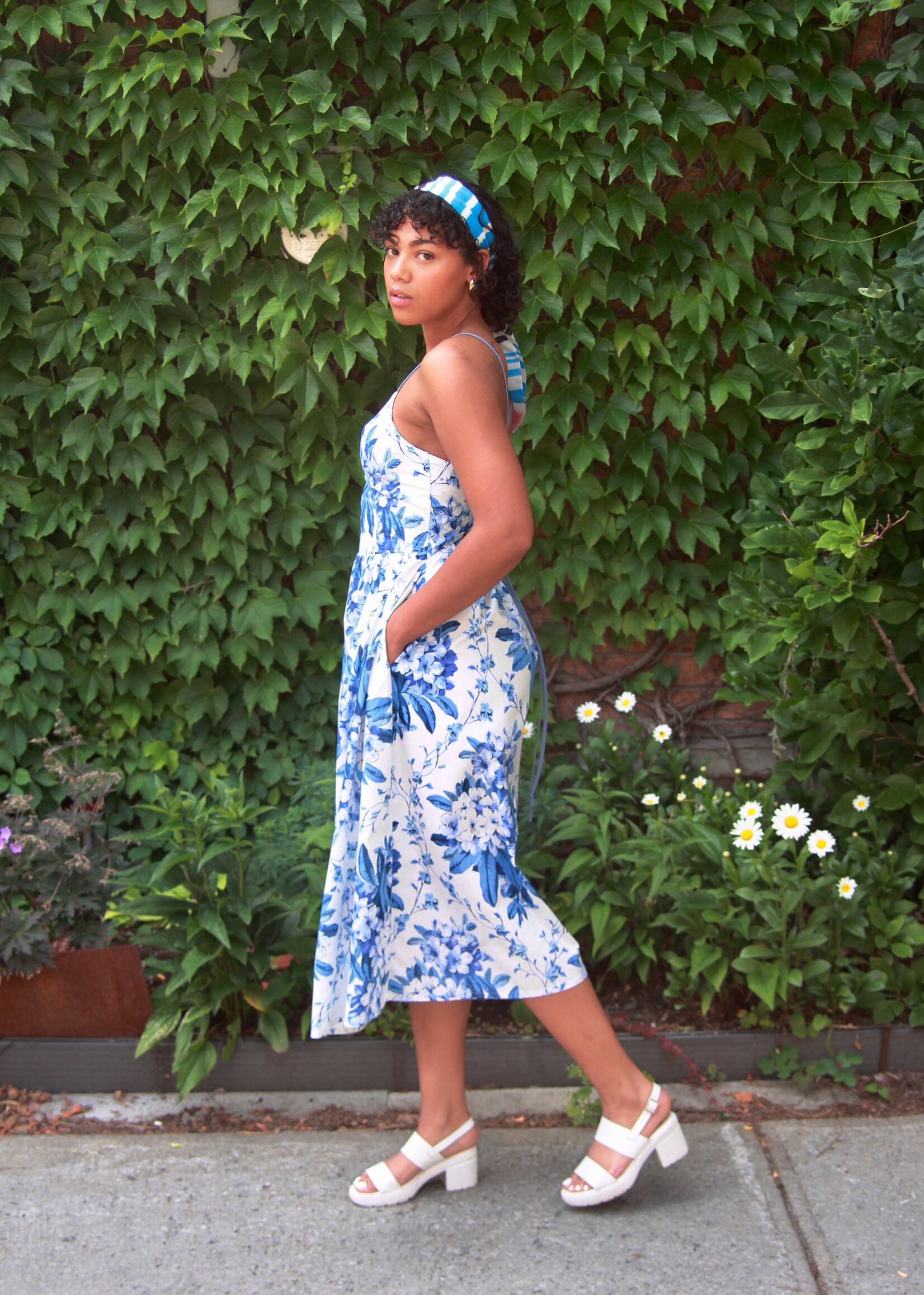 Studio Citizen Studio Citizen Maiden Dress in Blue Floral Cotton