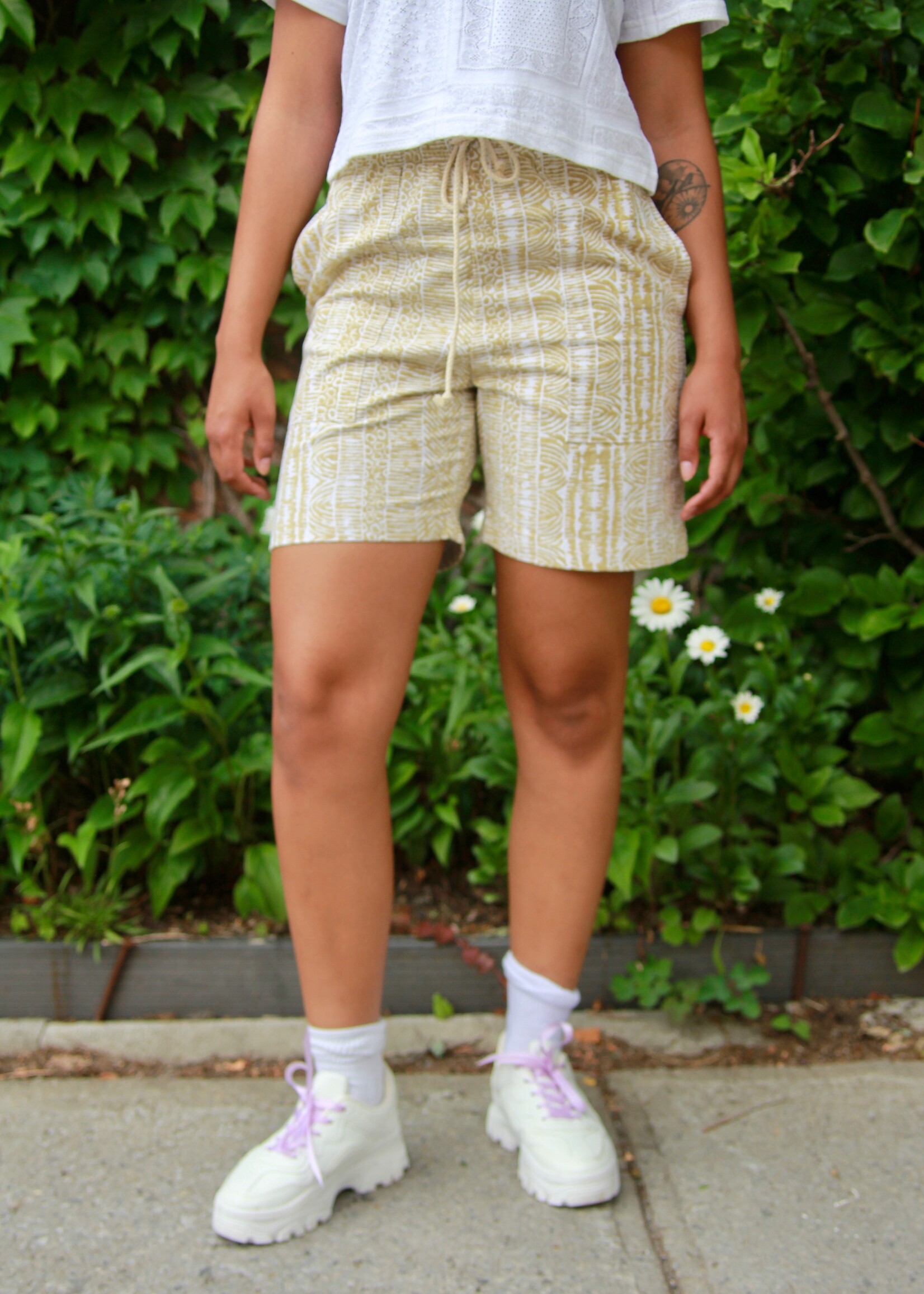 Studio Citizen Studio Citizen Dexter Shorts in Mustard Print