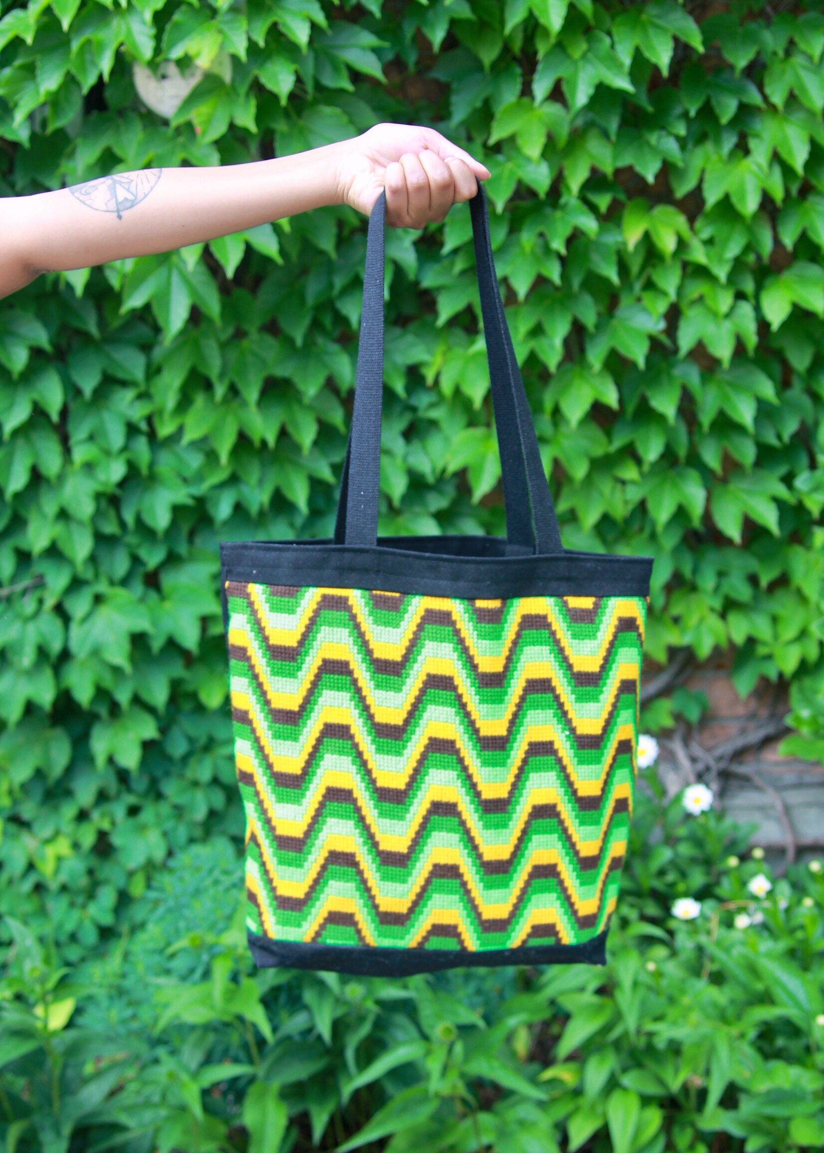 Studio Citizen Studio Citizen Upcycled Cross-Stitch Tote Bag - 70s Wave