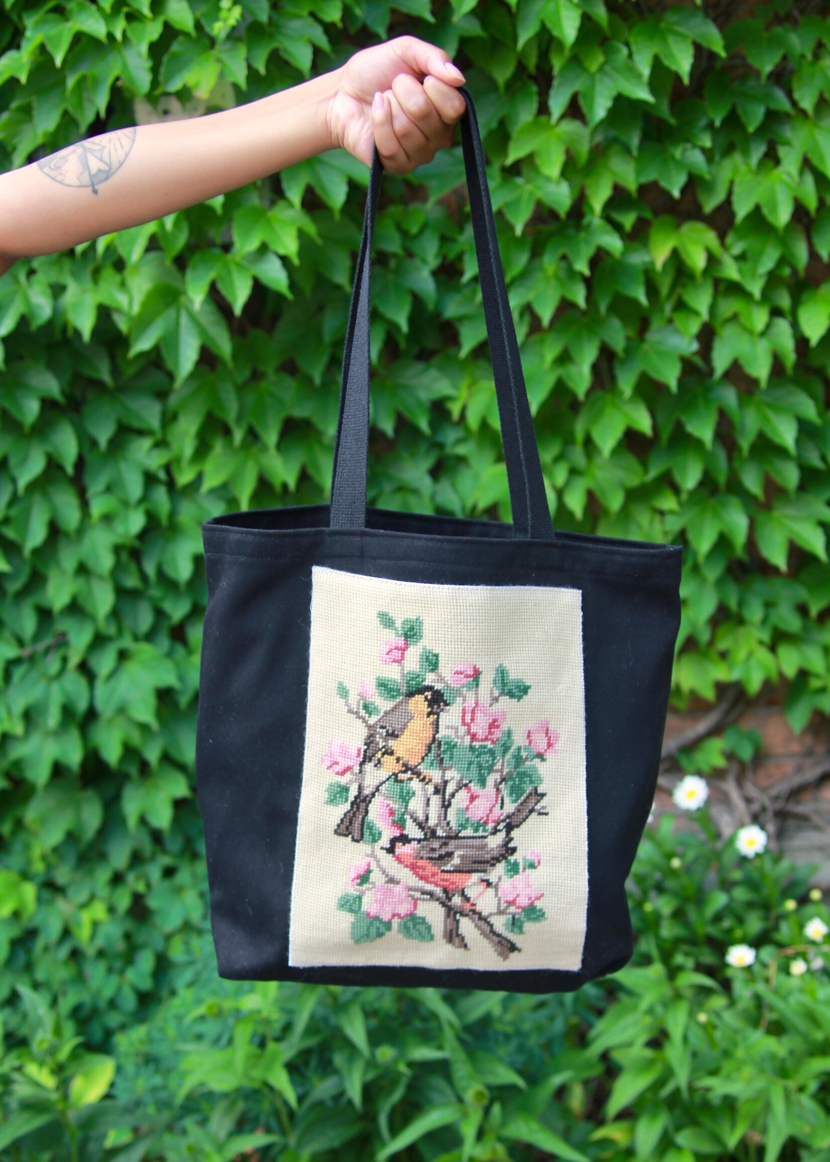 Studio Citizen Studio Citizen Upcycled Cross-Stitch Tote Bag - Robins
