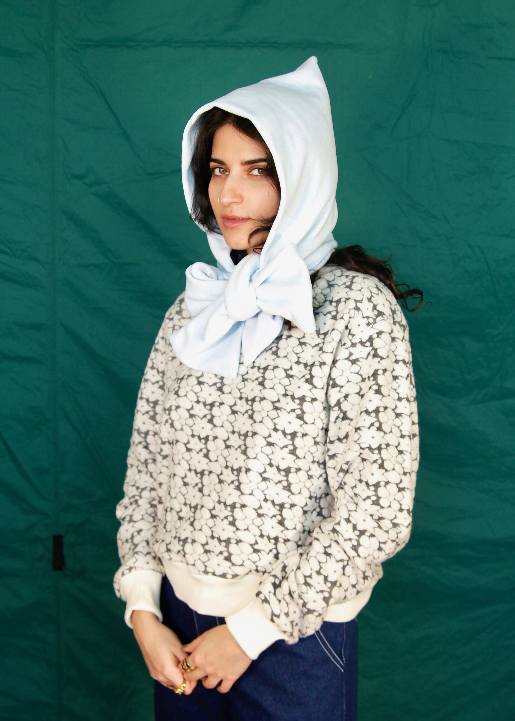 Studio Citizen Studio Citizen Hood-Scarf in Ice Blue Velour