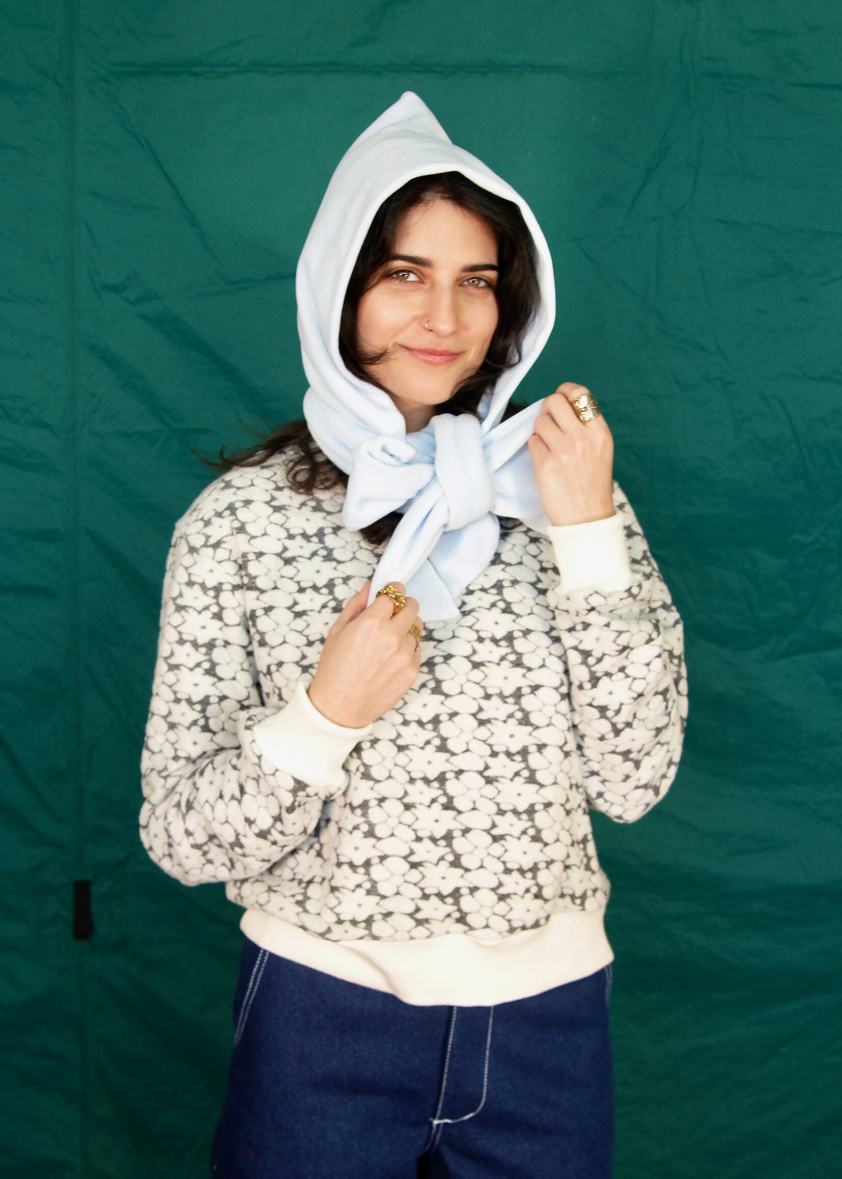 Studio Citizen Studio Citizen Hood-Scarf in Ice Blue Velour