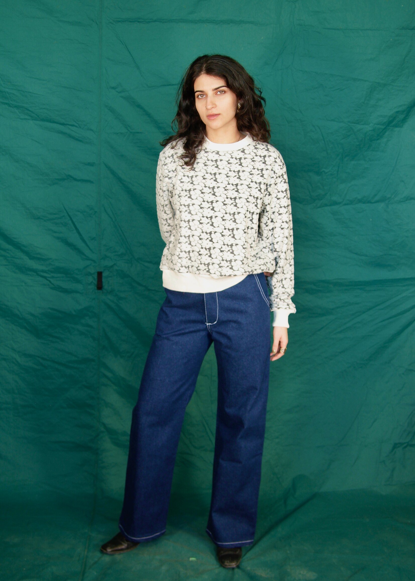 Studio Citizen Studio Citizen Crewneck Sweatshirt inWhite and Grey Flower Fleece