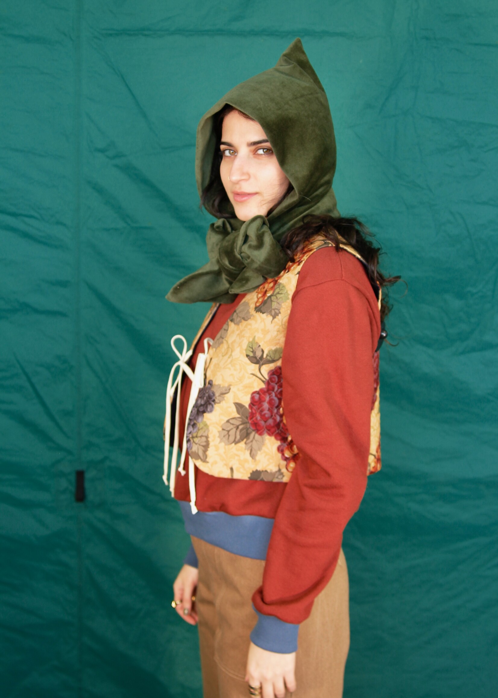 Studio Citizen Studio Citizen Hood-Scarf in Forest Green