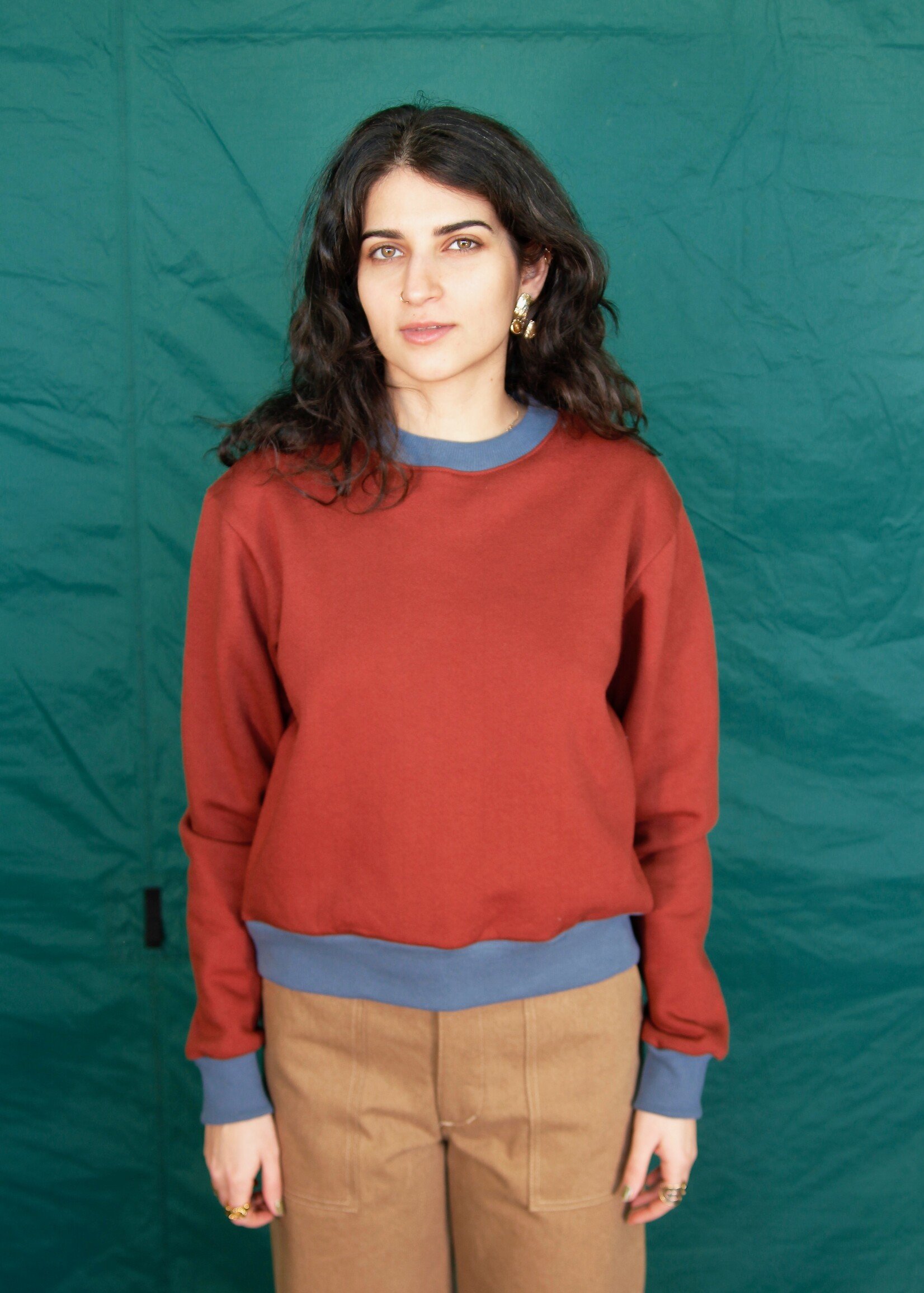 Studio Citizen Studio Citizen Crewneck Sweater Flat Hem in Rust