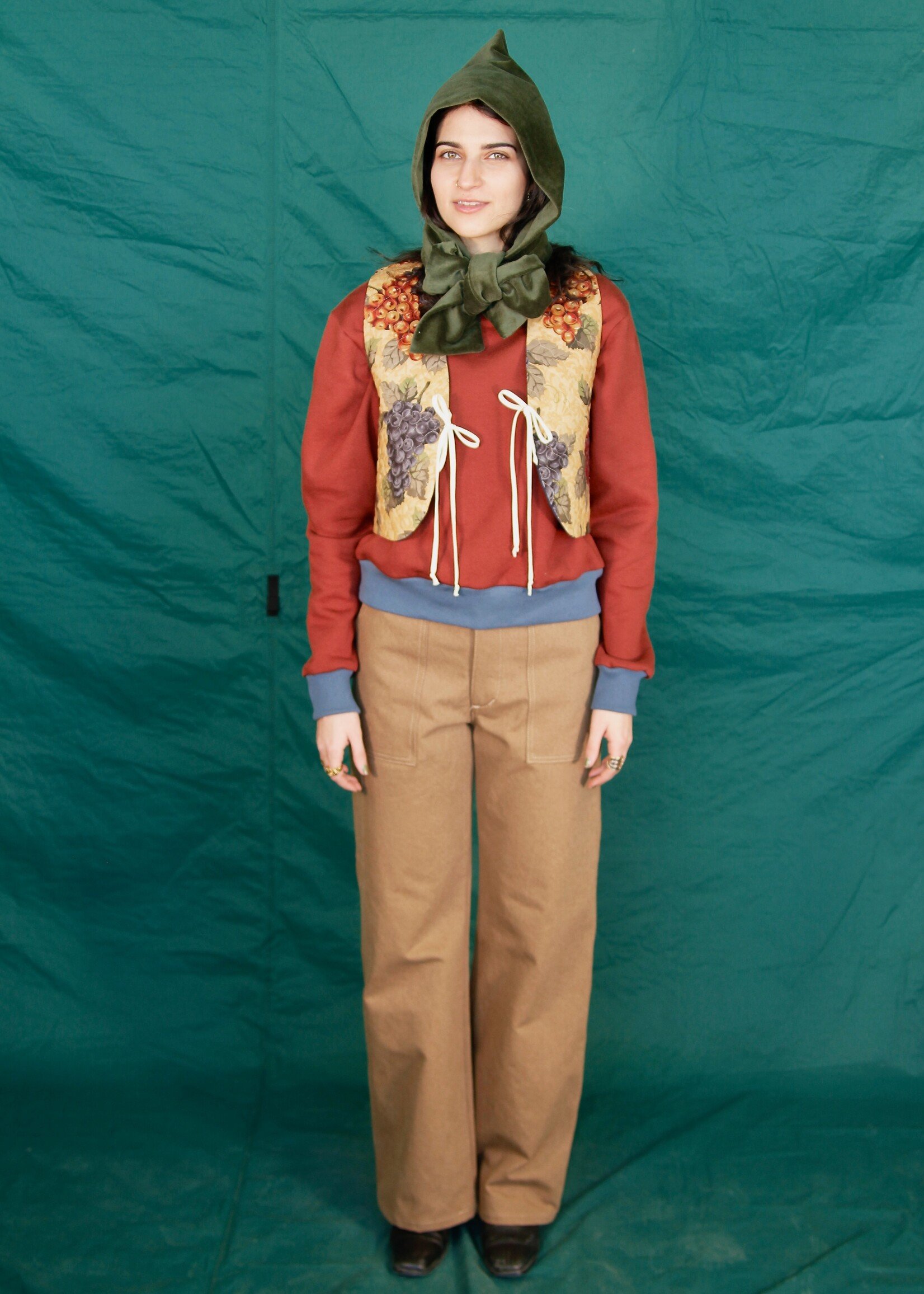 Studio Citizen Studio Citizen Crewneck Sweater Flat Hem in Rust