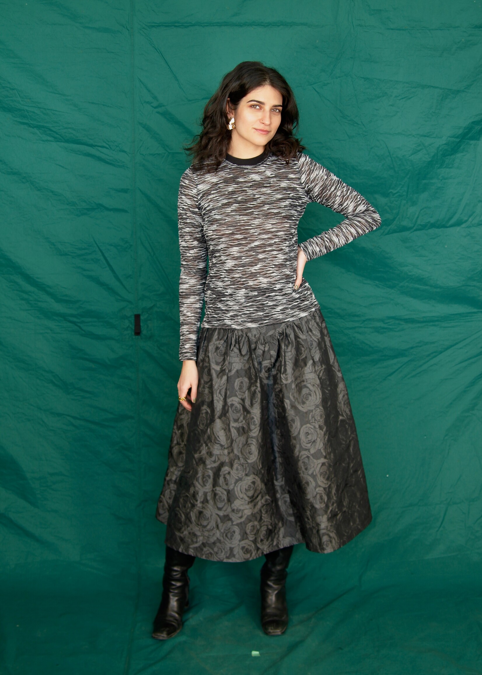 Studio Citizen Studio Citizen Long Fitted Top in Black Wave Knit