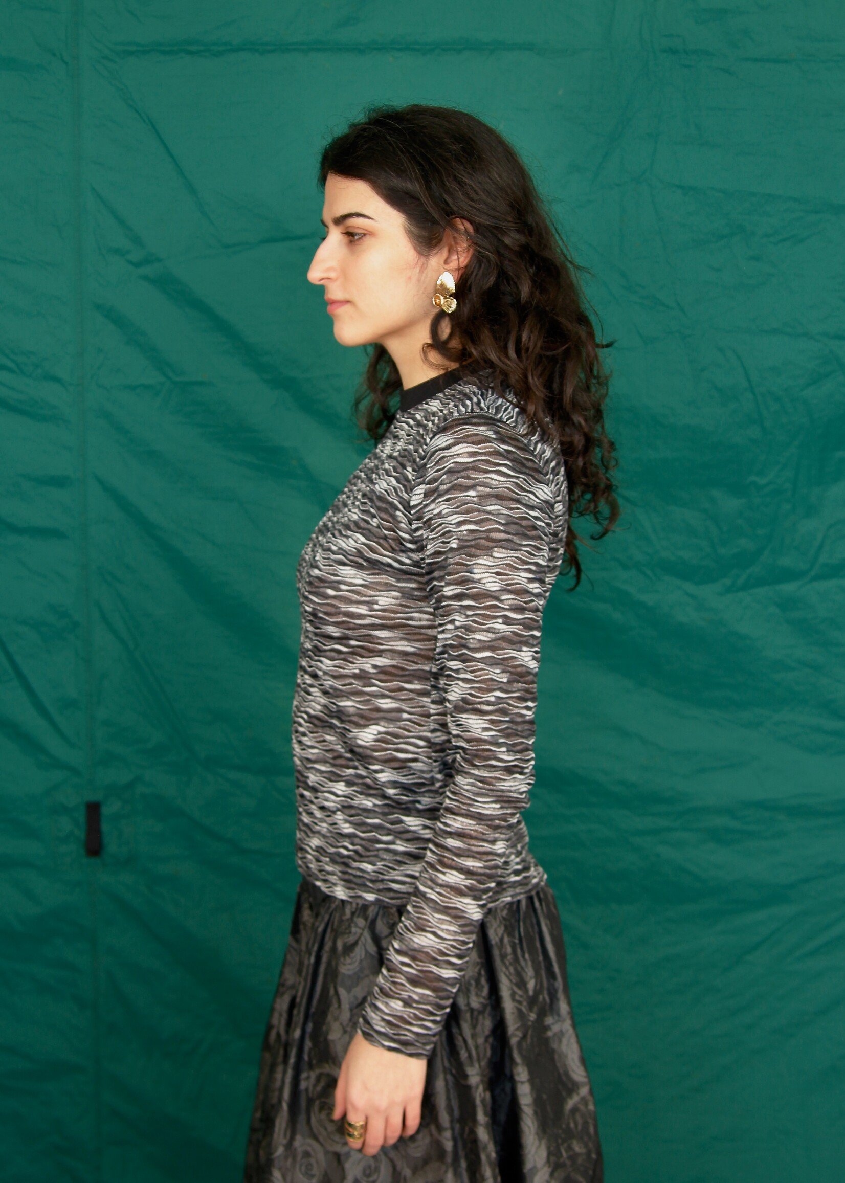 Studio Citizen Studio Citizen Long Fitted Top in Black Wave Knit