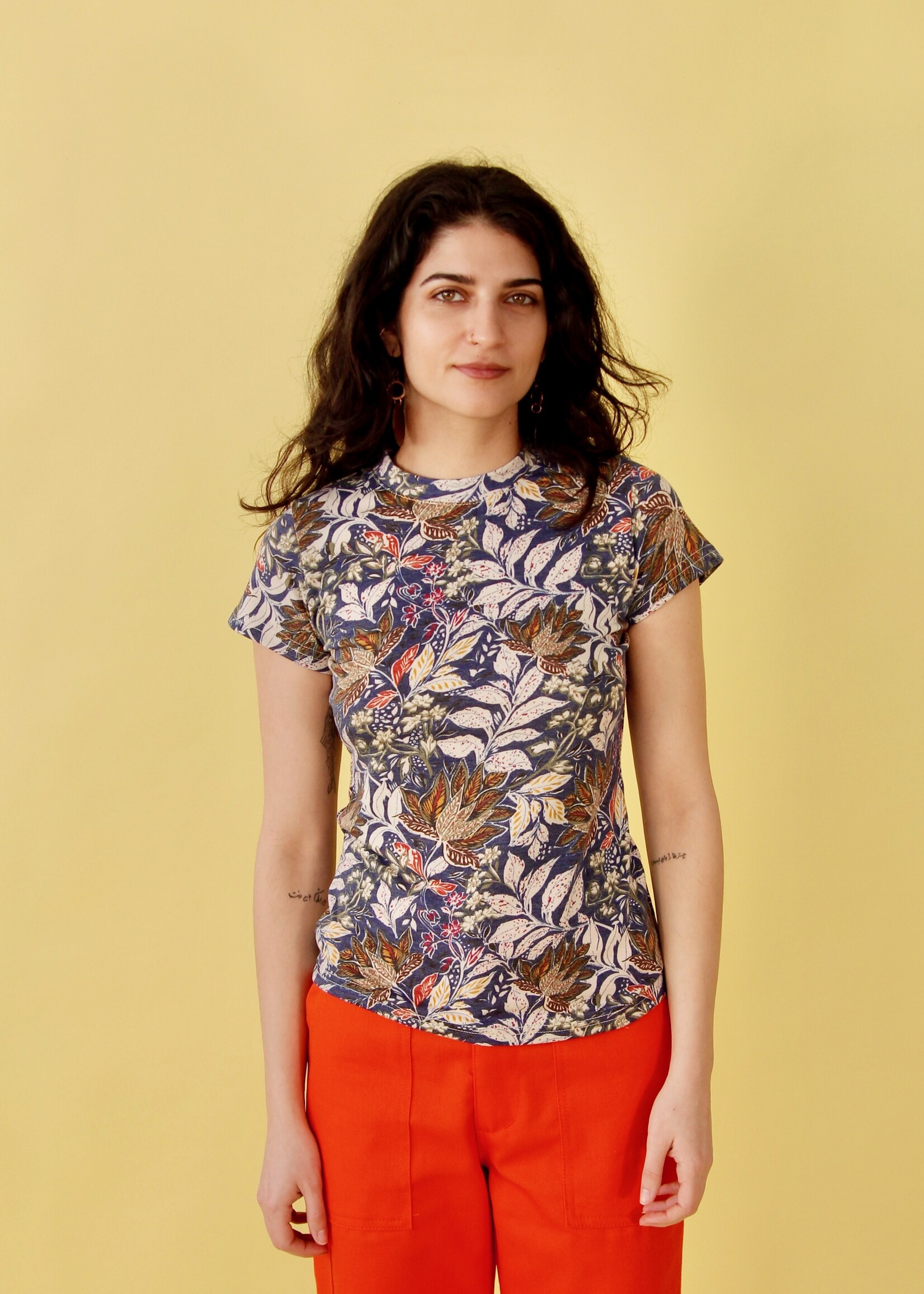 Studio Citizen Studio Citizen Baby Tee Long in Blue Floral