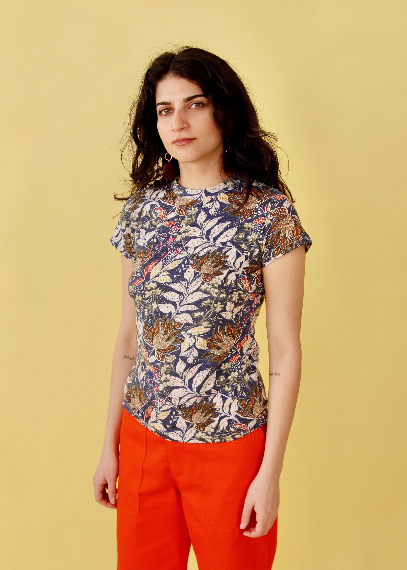 Studio Citizen Studio Citizen Baby Tee Long in Blue Floral