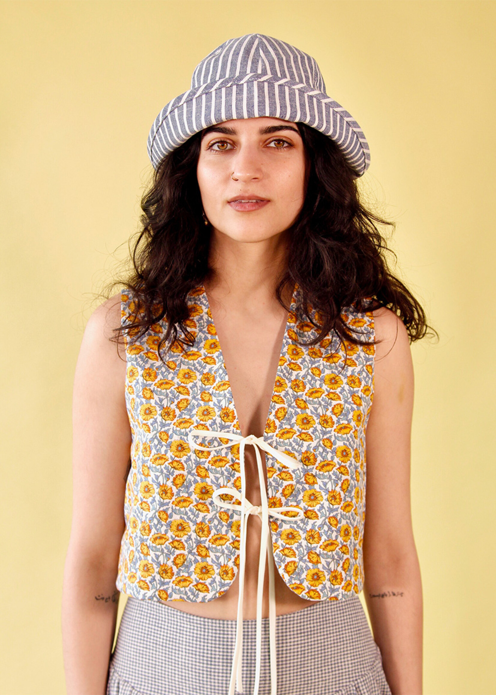 Studio Citizen Studio Citizen Fitted Vest in Blue Gingham