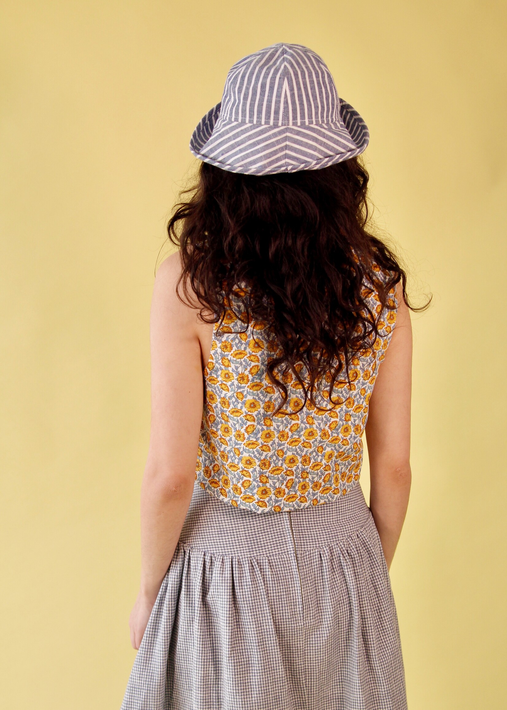 Studio Citizen Studio Citizen Fitted Vest in Blue Gingham