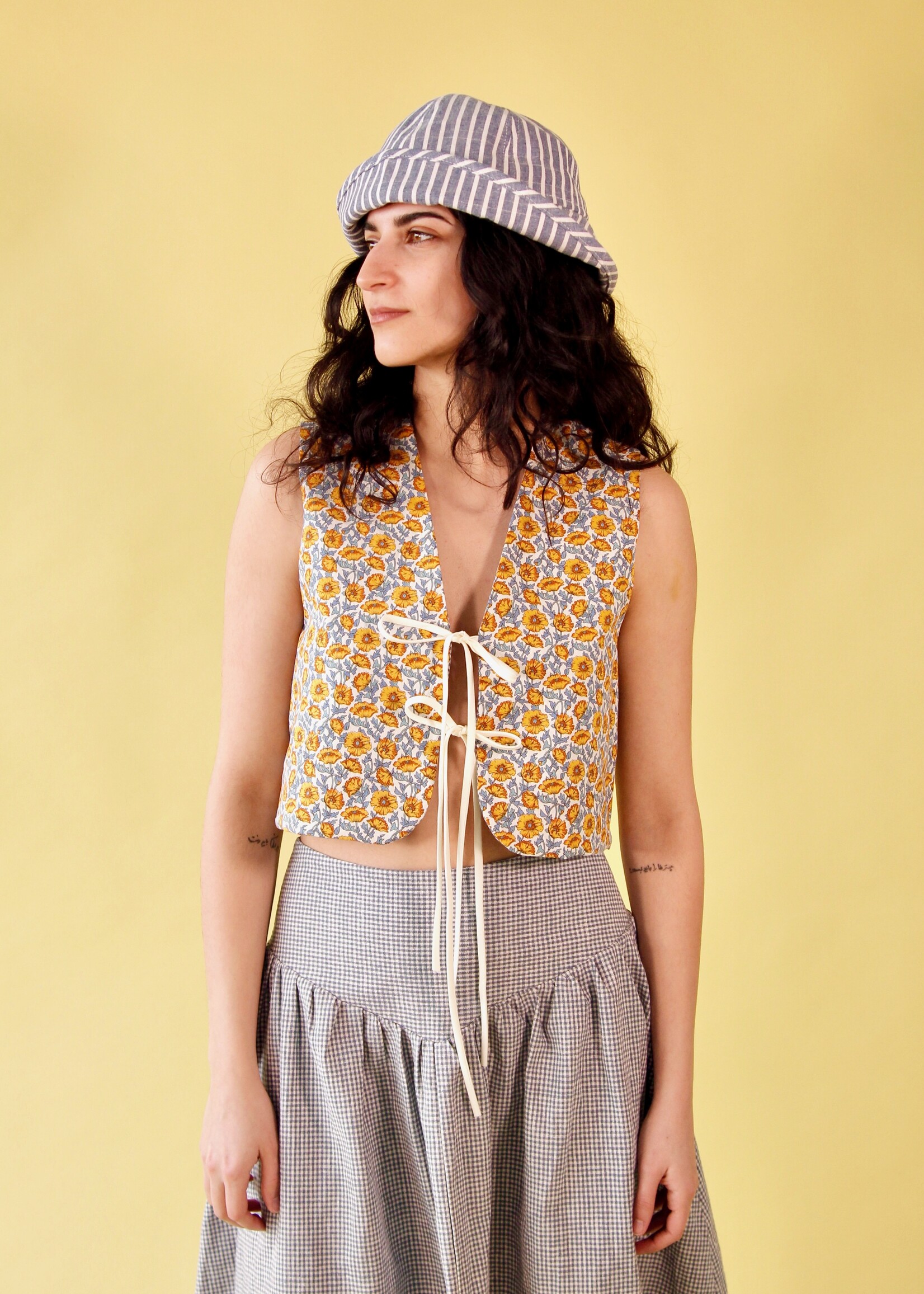 Studio Citizen Studio Citizen Fitted Vest in Blue Gingham