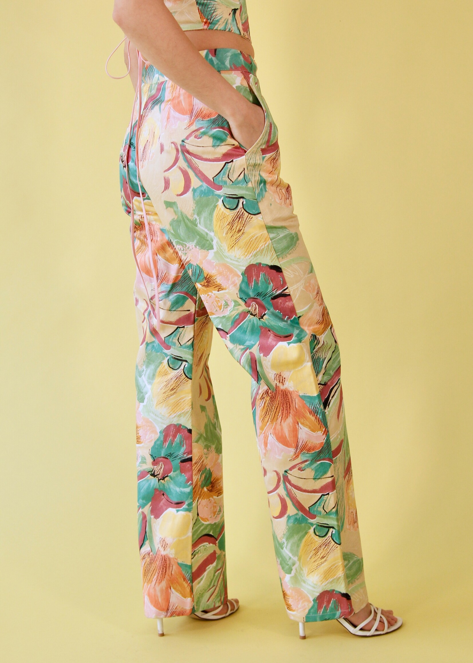 Studio Citizen Studio Citizen Straight Cut Pants  in Tropical Floral