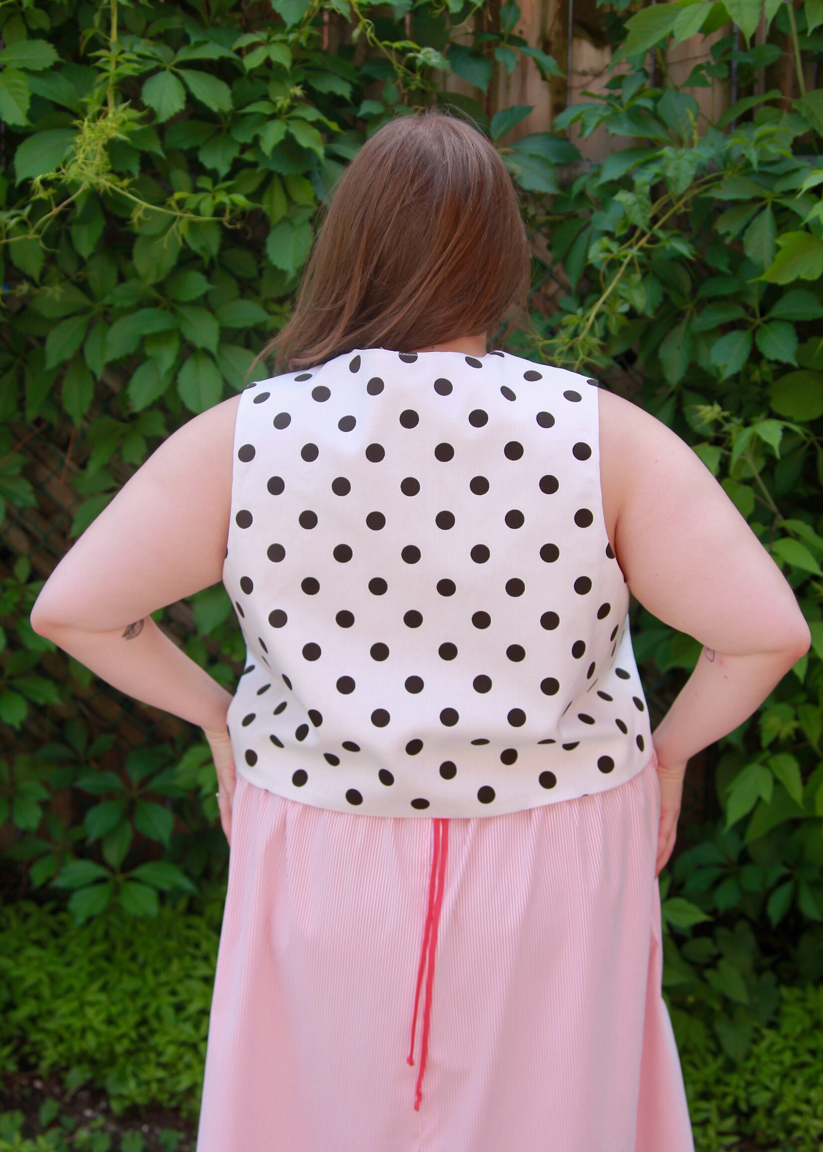 Studio Citizen Studio Citizen Tie Vest in White w/Black Polka Dots