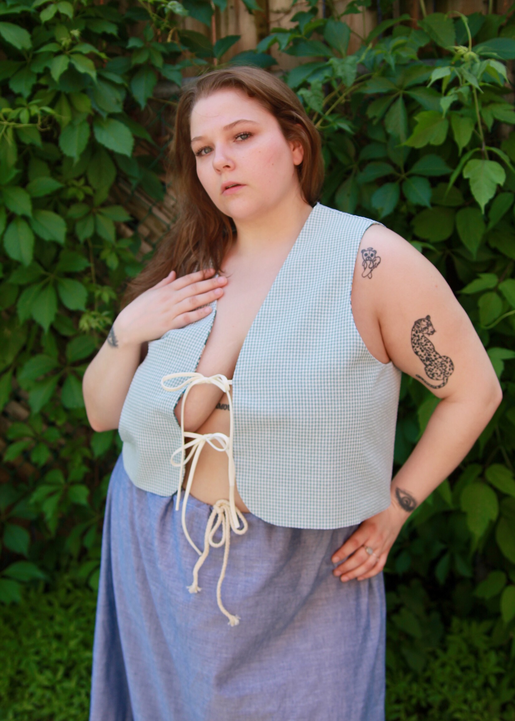 Studio Citizen Studio Citizen Tie Vest in Light Blue Gingham